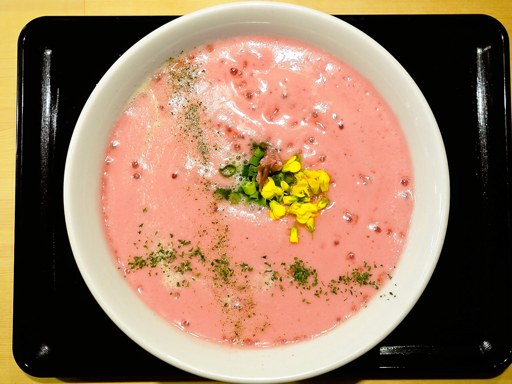 麺や琥張玖 KOHAKU 厚別店「AWA#3(ピンク) 鶏の清湯スープ 白醤油仕立て アサリのエスプーマ 平打ち手揉み麺で」