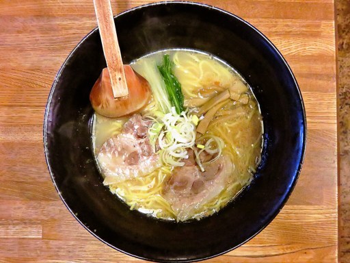 麺 つるつる亭「特選塩ラーメン」