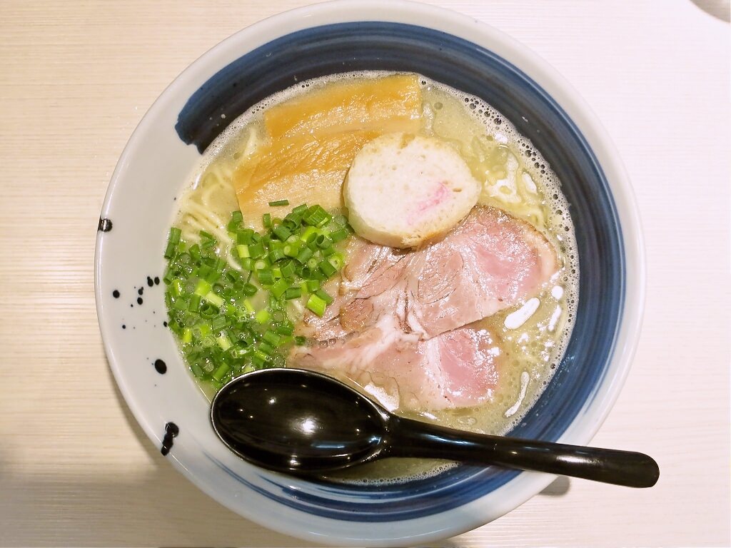 らー麺 山さわ 鶏白湯 塩 札幌ラーメンブログ
