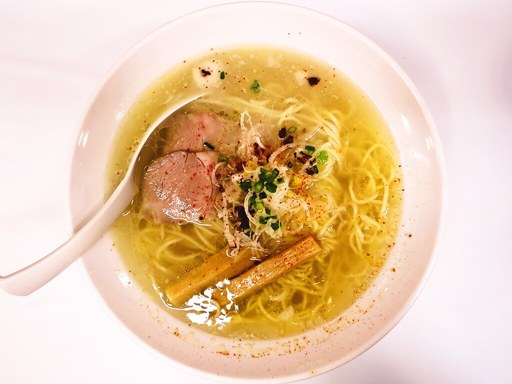 ソラノイロ (Japanese soup noodle free style)「エマルジョン塩ラーメン(ゲリラ限定)」