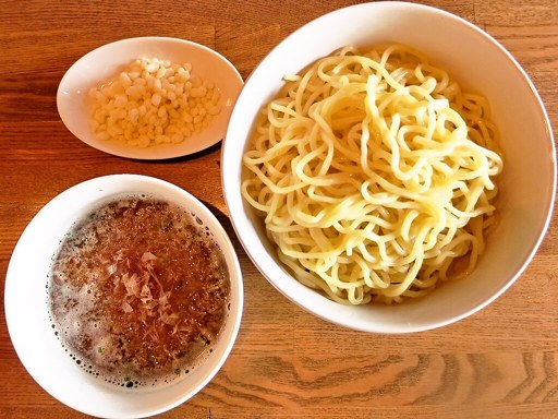 麺魂 革命児「濃い出汁かつおつけ麺」