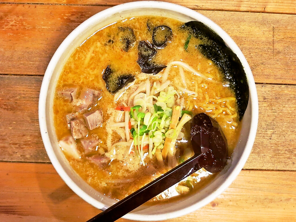 麺処 白樺山荘 羊ケ丘店