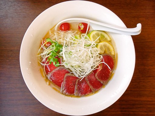 麺部屋 綱取物語 真栄店「牛タタキ肉の綱取風涼麺」