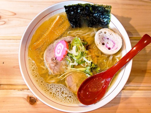 麺屋 つむぎ「つむニボ あっさり醤油」