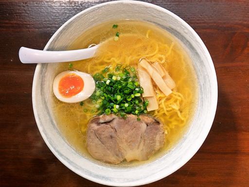 らーめん 謙正「あっさり塩 (清湯スープ)」