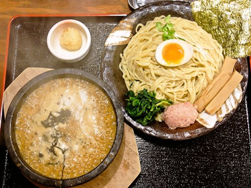 札幌海老麺舎 札幌二条市場店 (旧店名:竹本商店 札幌マグロセンター)「本マグロあら炊きつけ麺」