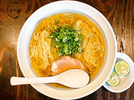 山嵐 本店「トリュフオイルとすだちの冷たいラーメン」