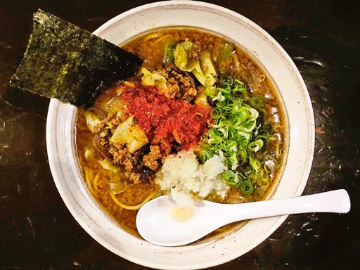 山嵐黒虎「黄 黒背脂スパイス豚骨」