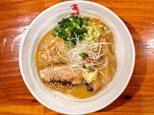 麺や 亀陣「白い味噌ラーメン」