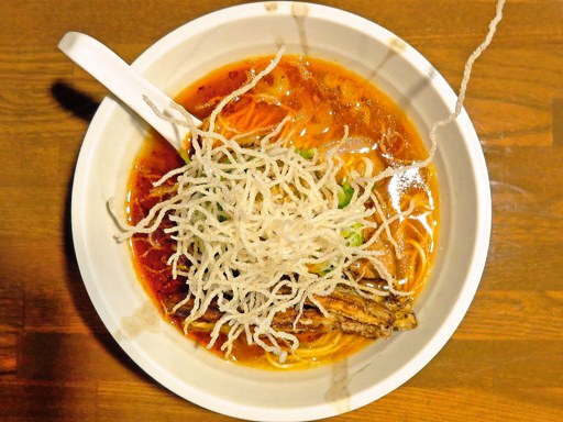 雨は、やさしく「175°の赤い味噌ラーメン」
