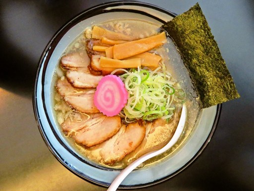 ラーメン ツバメ「肉煮干し中華そば 塩」