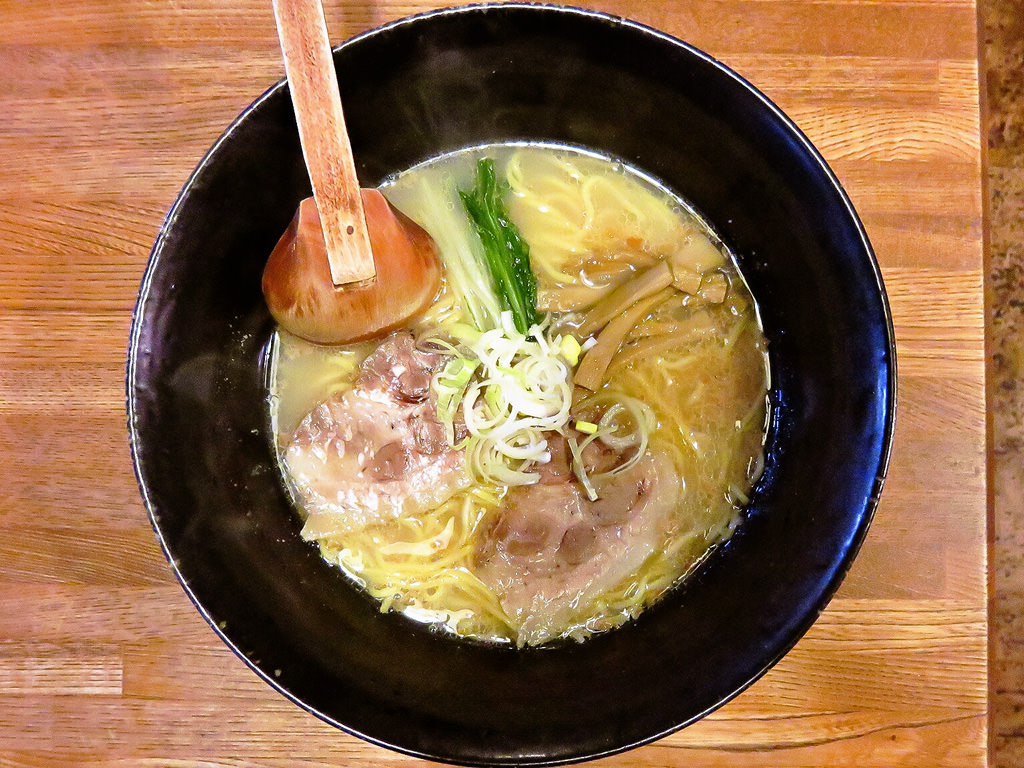 麺 つるつる亭