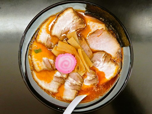 ラーメン ツバメ「肉 煮干し中華そば 醤油＋辛み＆チャーシュー」