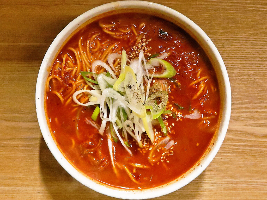 麺と酒 からなり