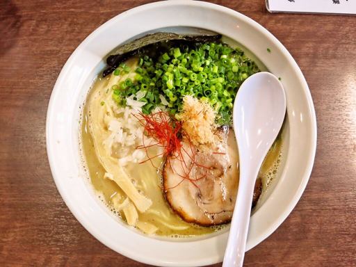 我流麺舞 飛燕 (がりゅうめんぶ ひえん)「鶏塩白湯」