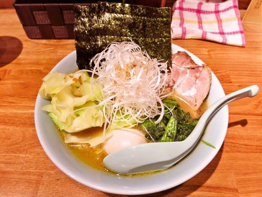 横浜家系らーめん 三元 琴似店「特製らーめん」