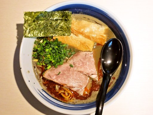 らー麺 山さわ「カラニボ鶏白湯」