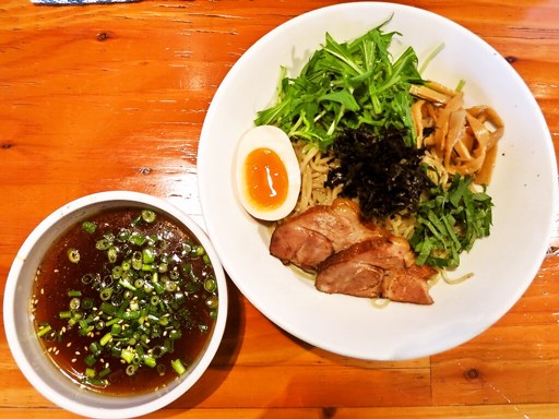 麺や 亀陣「つけ麺(煮干醤油と煮干麺)」