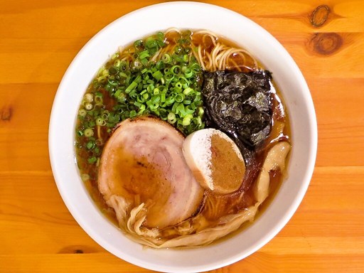 麺処 四代目 ゆうじ「鶏清湯 あっさり醤油らーめん」