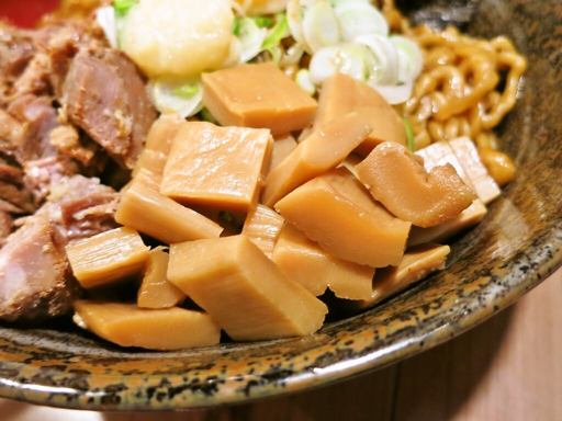 in EZO 本店 (イン・エゾ)「油そば」 | 札幌ラーメンブログ